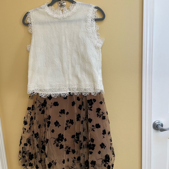 Chicwish Diva crop top in white - Picture 7 of 7